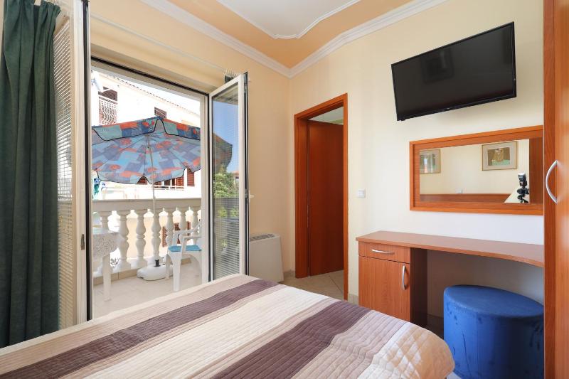 One-Bedroom Apartment with Balcony image 4