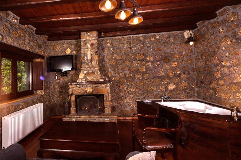 Junior Suite with Hot Tub image 1