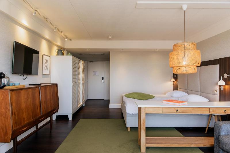 Suite with City View image 3