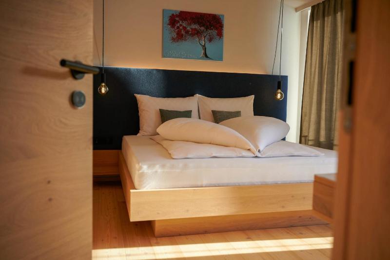 Junior Suite with Balcony image 4