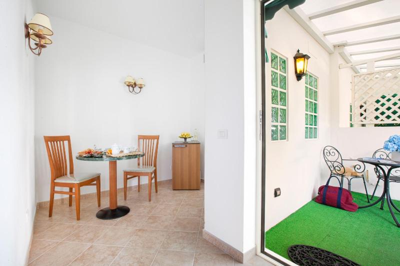 Standard Double Room image 2