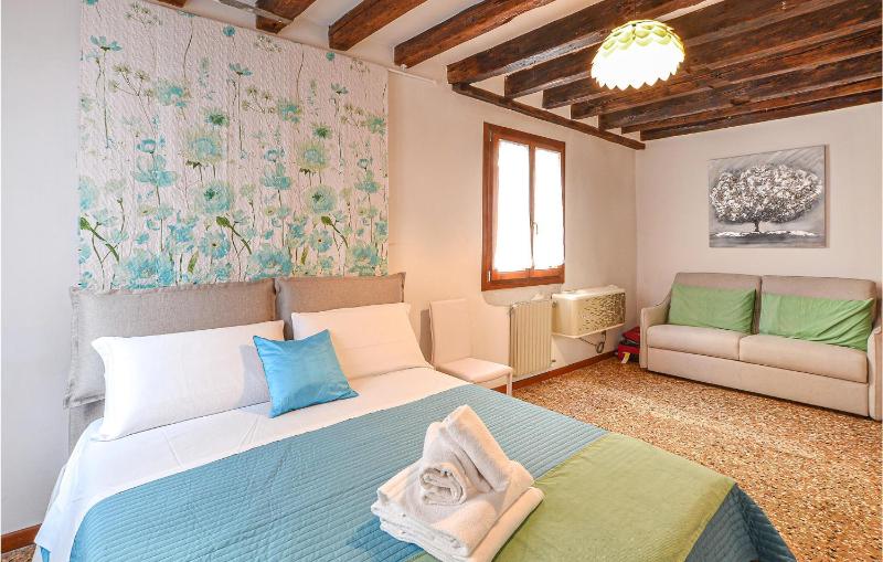 Lovely Apartment In Venezia With Wifi - image 3