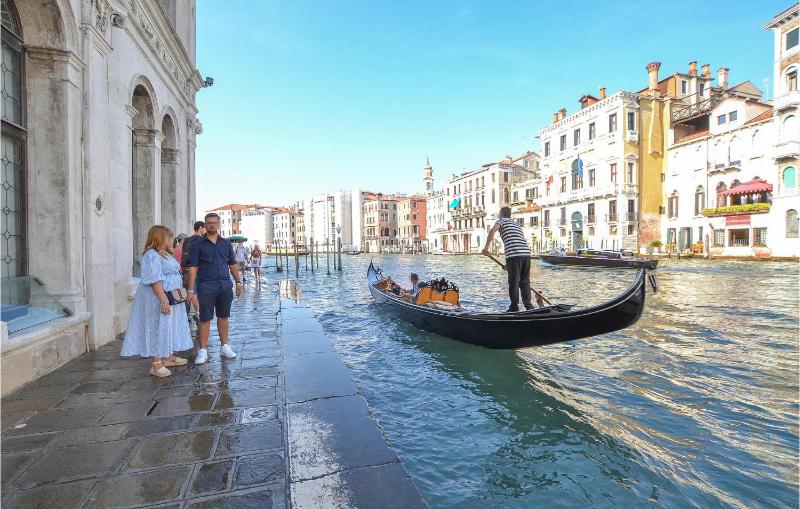 Lovely Apartment In Venezia With Wifi - image 13
