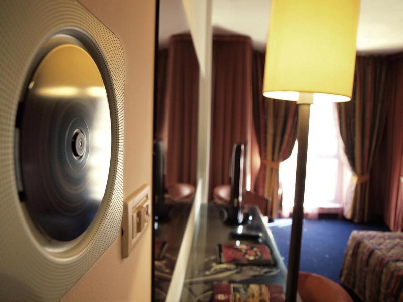 Superior Double or Twin Room image 4