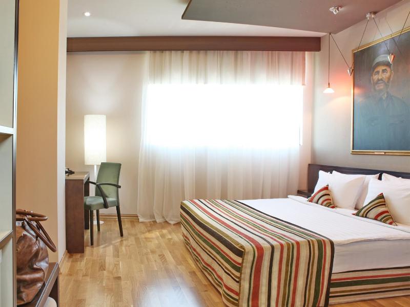 Standard Double or Twin Room image 1