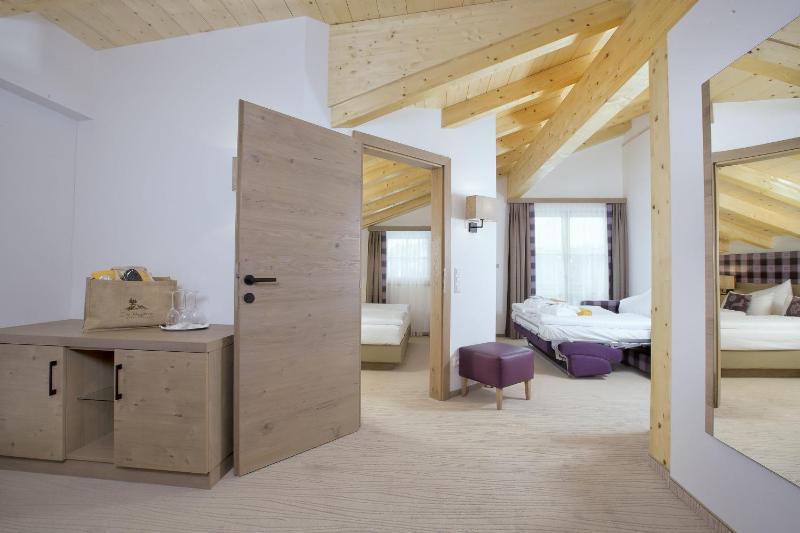 Suite with Balcony image 4