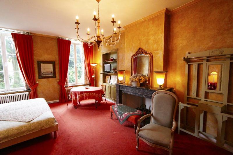Standard Twin Room image 3