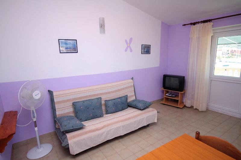 One-Bedroom Apartment with Terrace and Sea View image 1