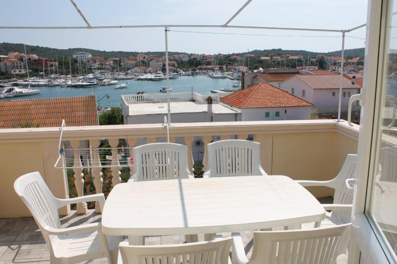 Two-Bedroom Apartment with Terrace and Sea View image 4