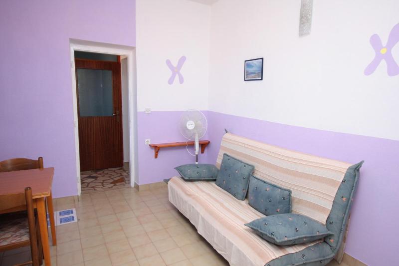 One-Bedroom Apartment with Terrace and Sea View image 4