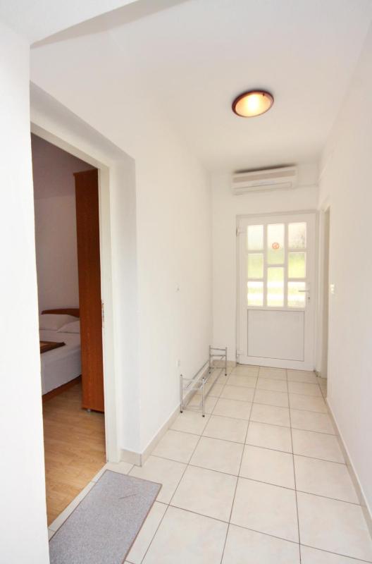 Apartments with parking space Murter - 5084 - image 2