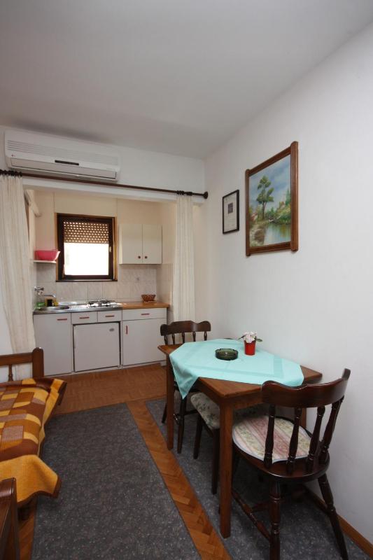 Apartments with a parking space Murter - 5102 - image 8