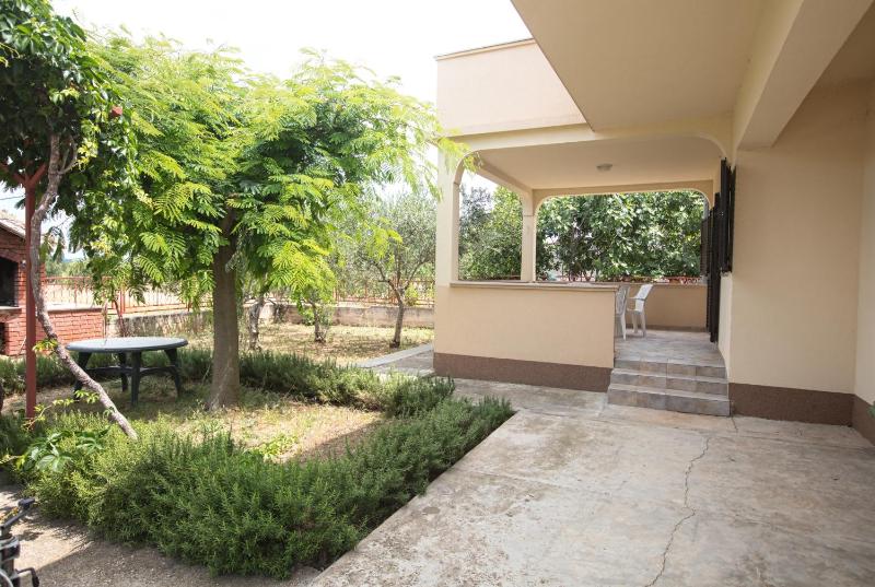 Apartments with parking space Murter - 5088 - image 8