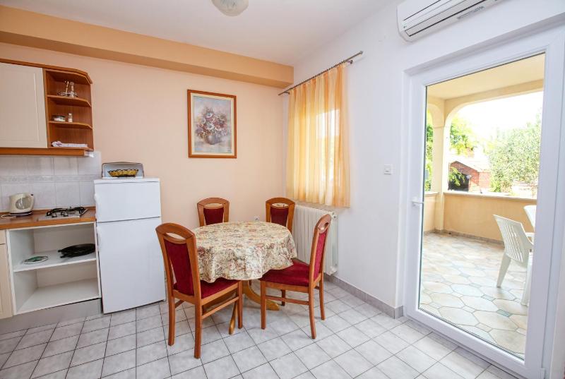 Apartments with parking space Murter - 5088 - image 16