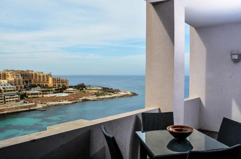 Bayview Two Bedroom St Georges Bay with free parking - image 1