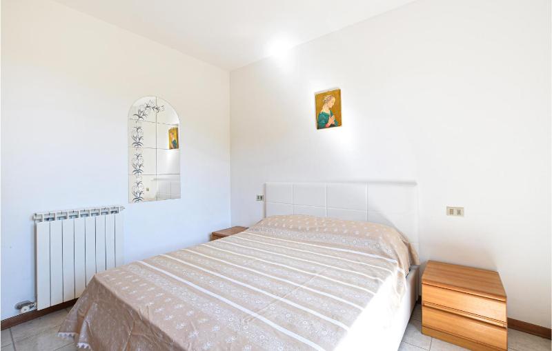 Amazing Apartment In Lugana Di Sirmione - image 9