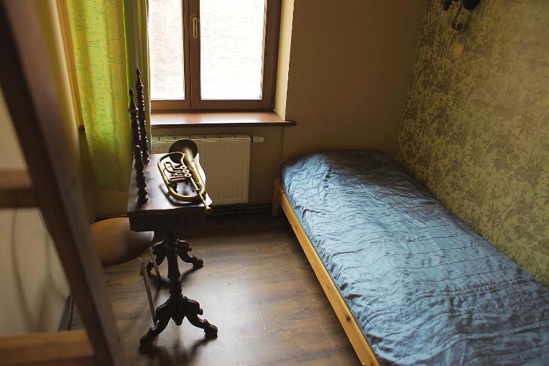 Twin Room with Shared Bathroom image 1