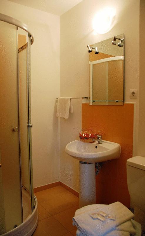 Double Room image 2