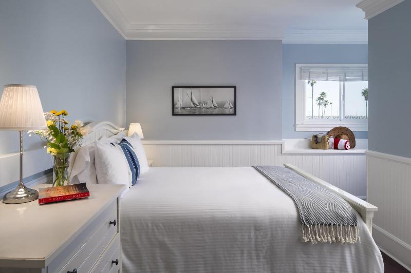 Newport Beach Hotel - image 11