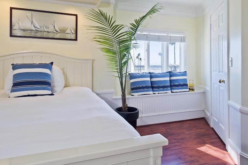 Newport Beach Hotel - image 7