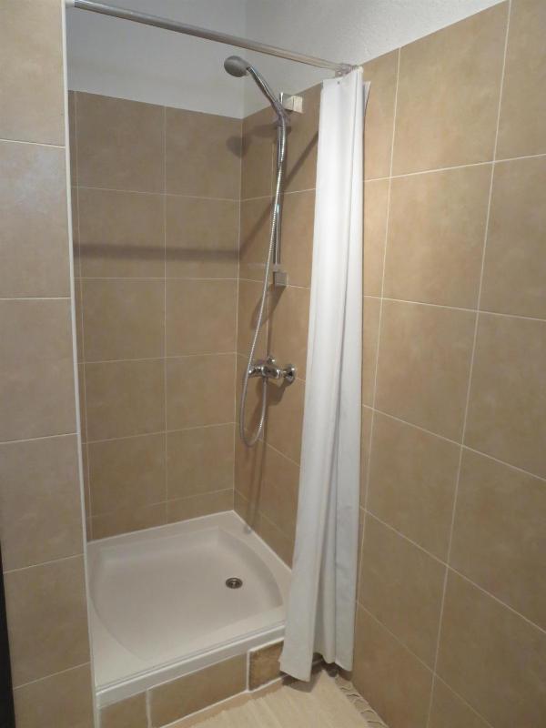 One-Bedroom Apartment image 2