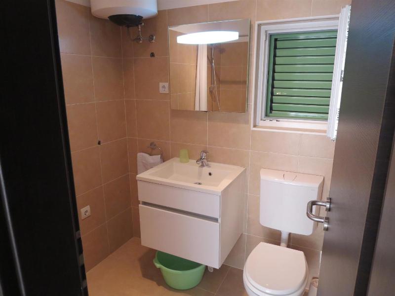 One-Bedroom Apartment image 3