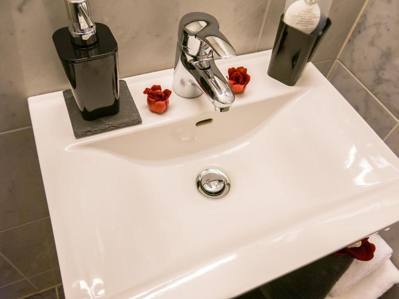 SOHO Private Zimmer & Rooms Im Herzen der Altstadt - image 34