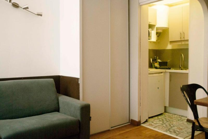 15m Comfortable In The Heart Of Paris! - image 4