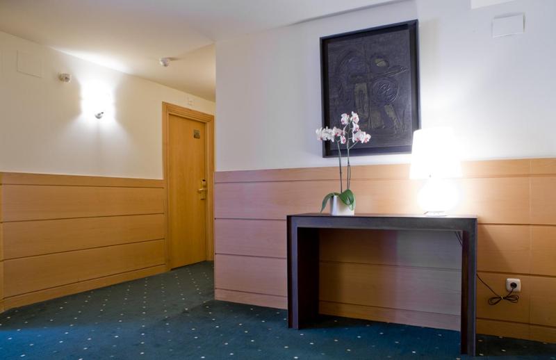 Hotel Zaragoza Plaza - image 46