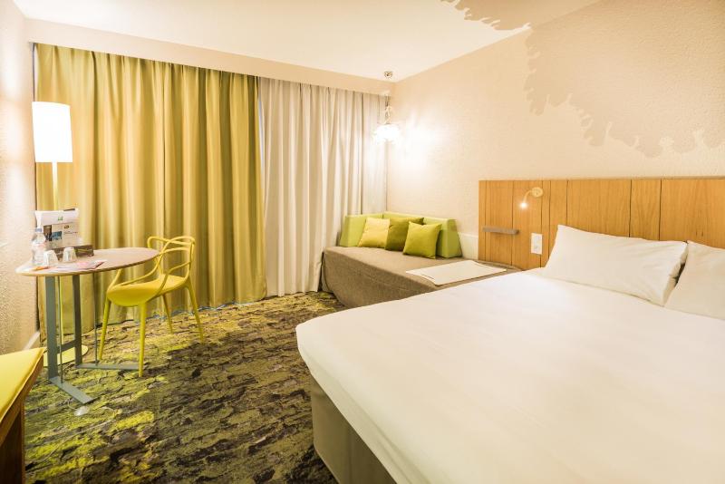 Standard Family Suite - Two Connecting Rooms image 1