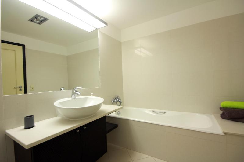Apartment with Sea View image 3