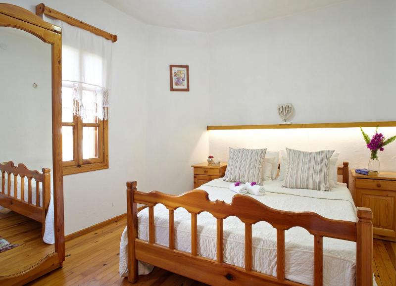 Quadruple Room with Garden View image 2