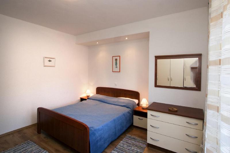 One-Bedroom Apartment with Balcony image 4