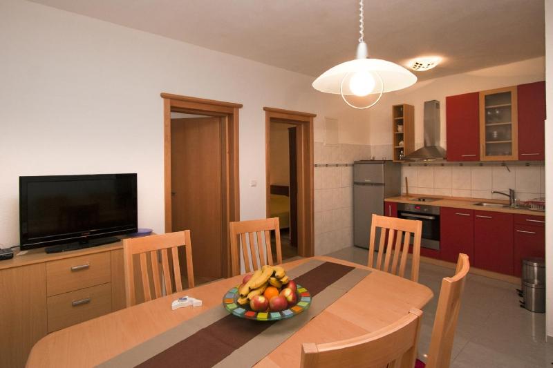Two-Bedroom Apartment with Balcony and Sea View image 3