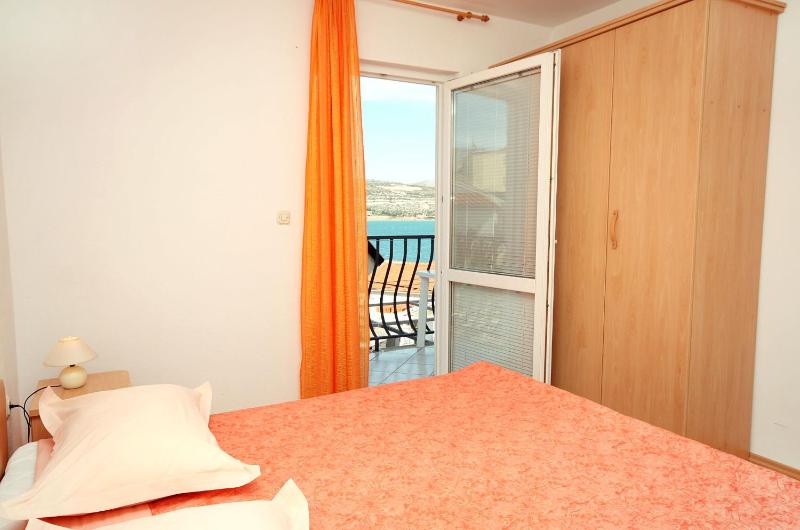 Two-Bedroom Apartment with Balcony and Sea View image 3