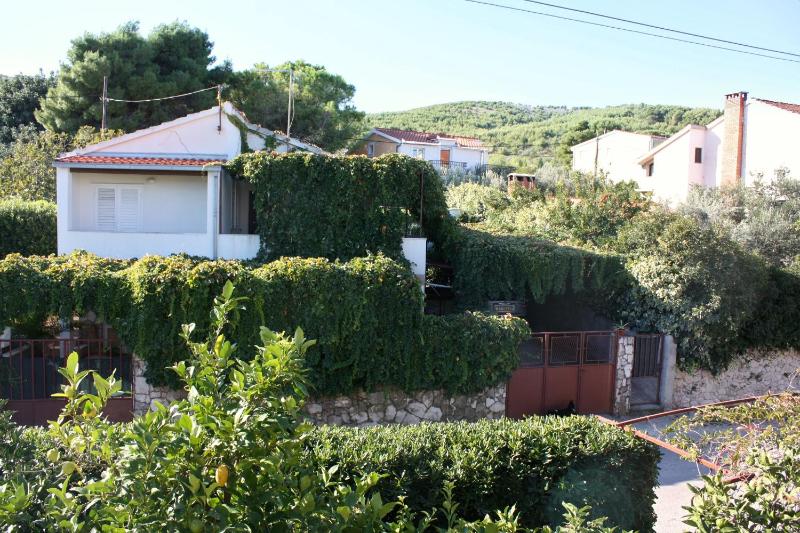 Two-Bedroom Apartment with Terrace and Sea View image 3