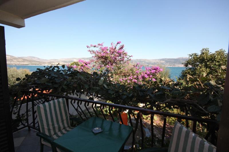 Studio with Balcony and Sea View image 3