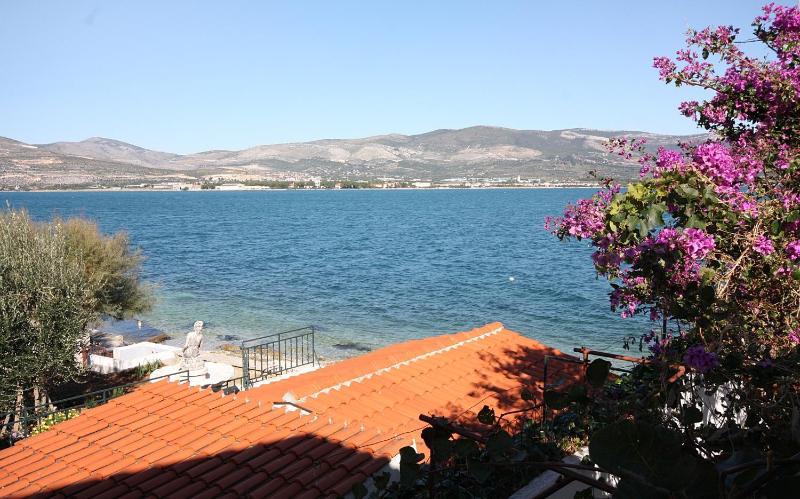 Studio with Balcony and Sea View image 2