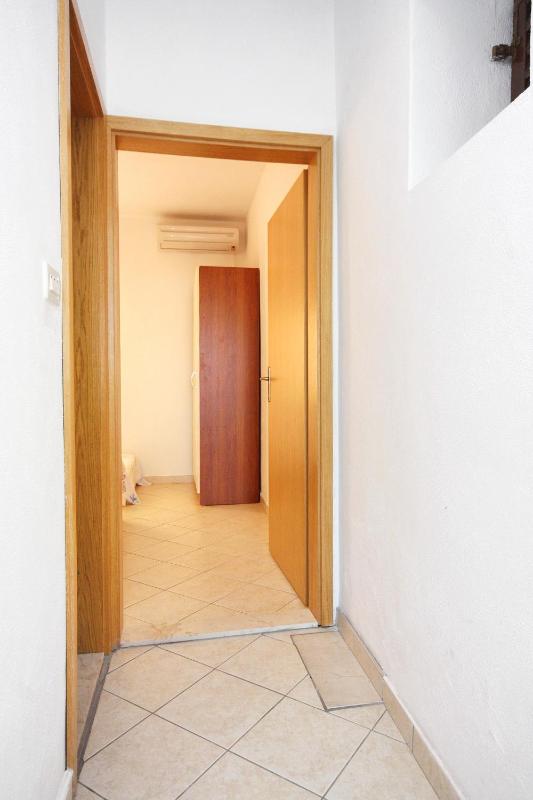 One-Bedroom Apartment with Terrace and Sea View image 2