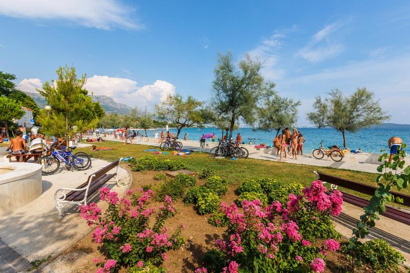 Apartments by the sea Kastel Stari Kastela - 6059 - image 24