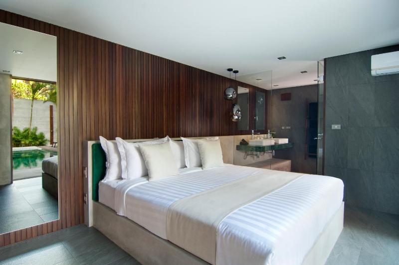 4BR Villa Jumat - Minggu Villas Seminyak - image 23