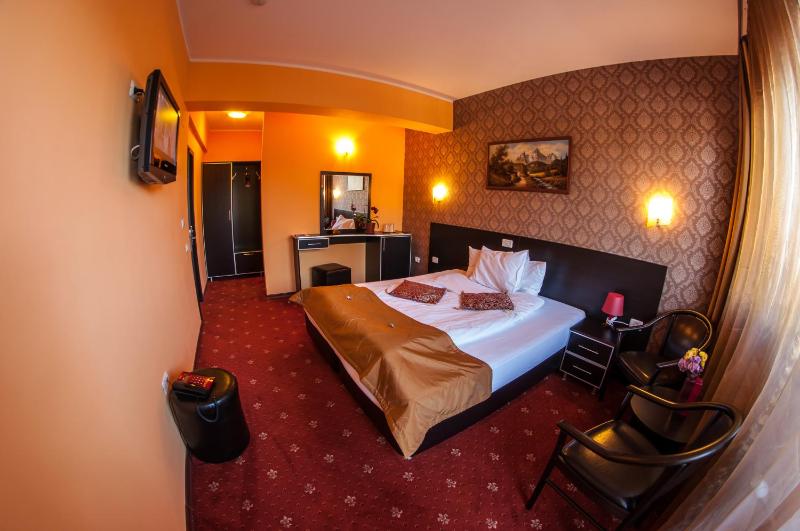Standard Double or Twin Room image 3