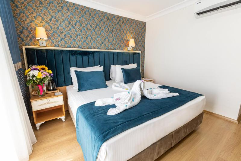 Standard Double Room image 4