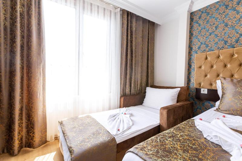 Triple Room image 2