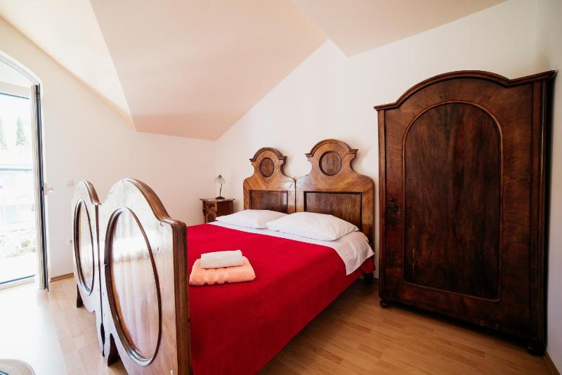 Apartment Selce 5206a - image 9
