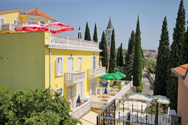 Two-Bedroom Apartment with Terrace and Sea View image 3