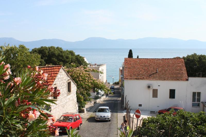 Two-Bedroom Apartment with Balcony and Sea View image 3