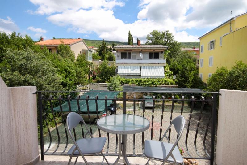Studio with Balcony image 3