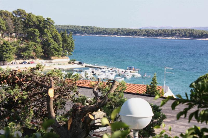 Double Room with Balcony and Sea View image 3