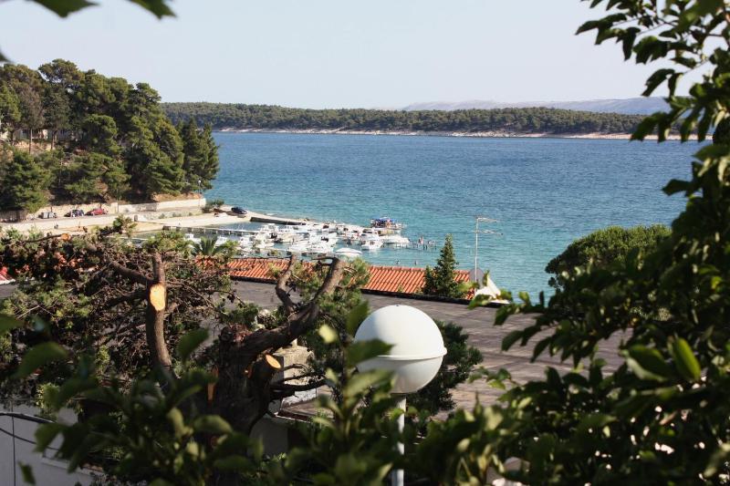 Double Room with Balcony and Sea View image 3